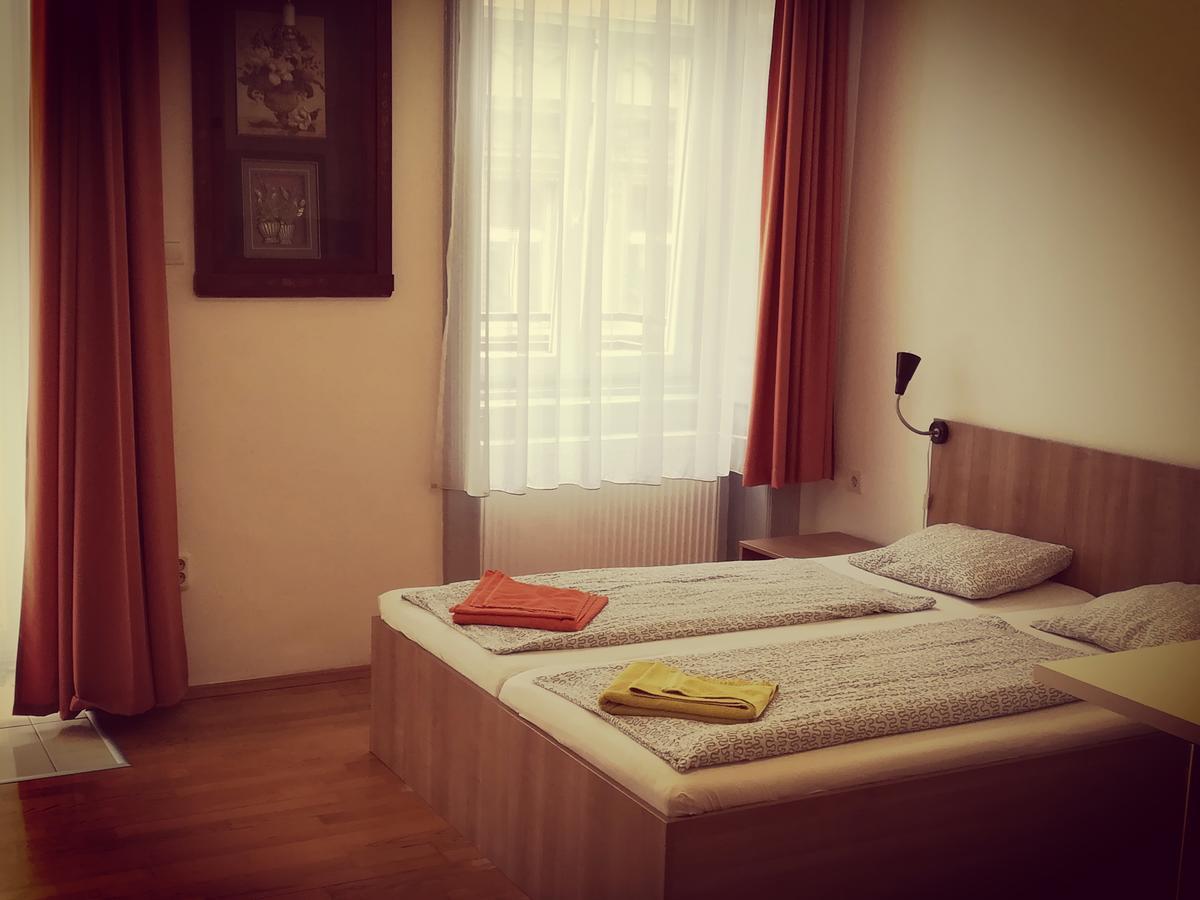 Capital Guesthouse Budapest Eksteriør bilde